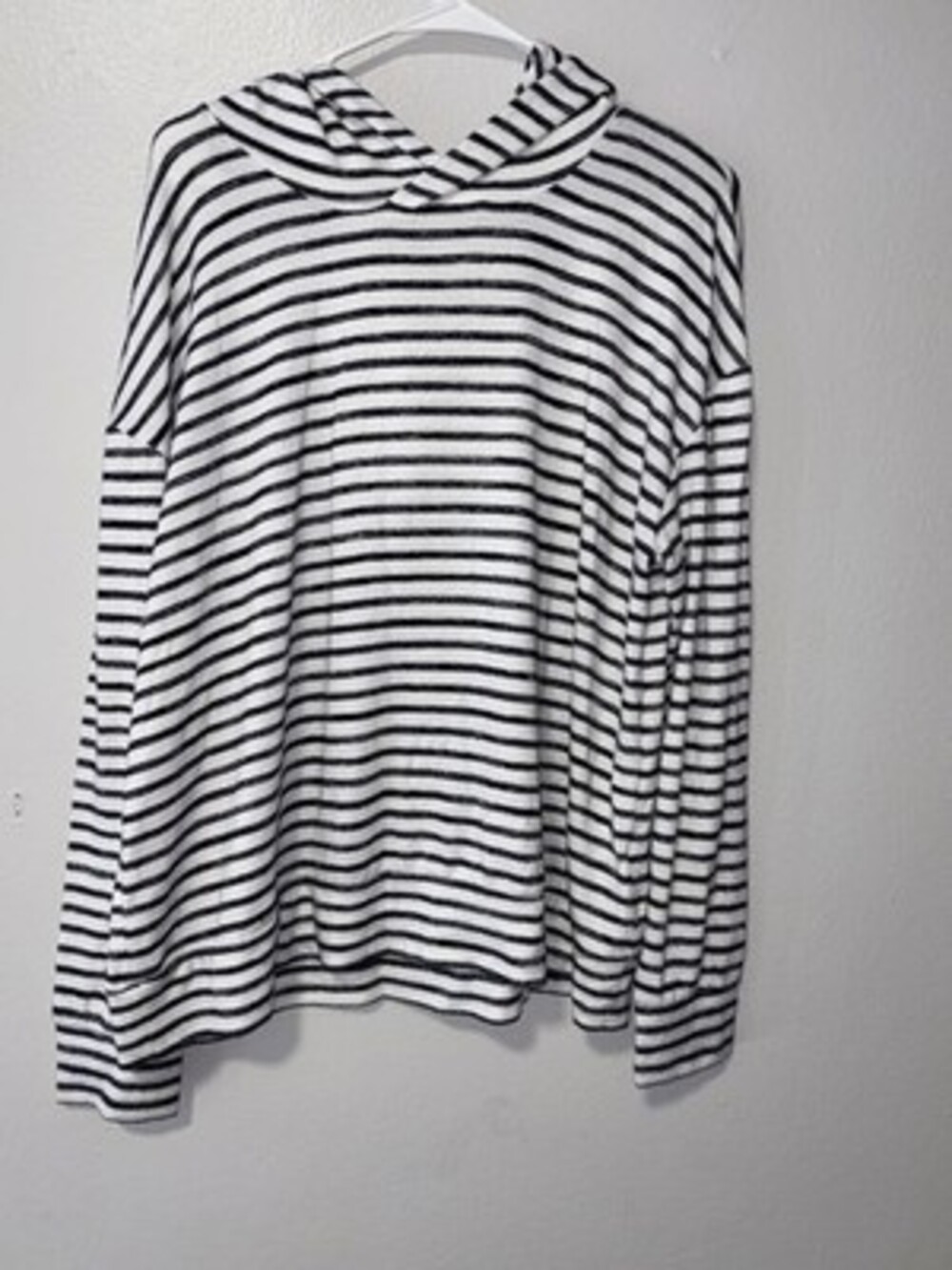 A New Day White Black Striped Pullover Hoodie Women's XXL Knit Relaxed Casual